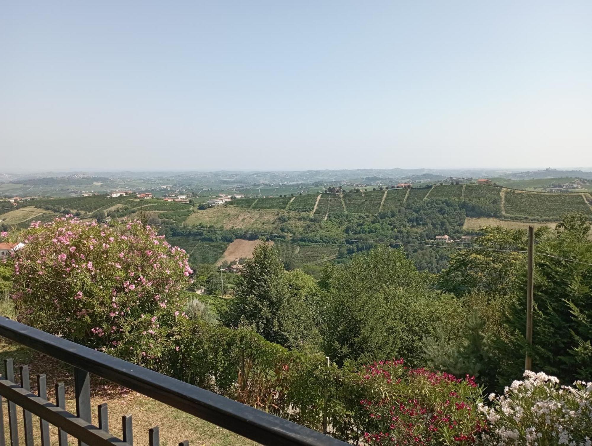 Casa Vacanza Il Colle Del Vento Calosso Esterno foto