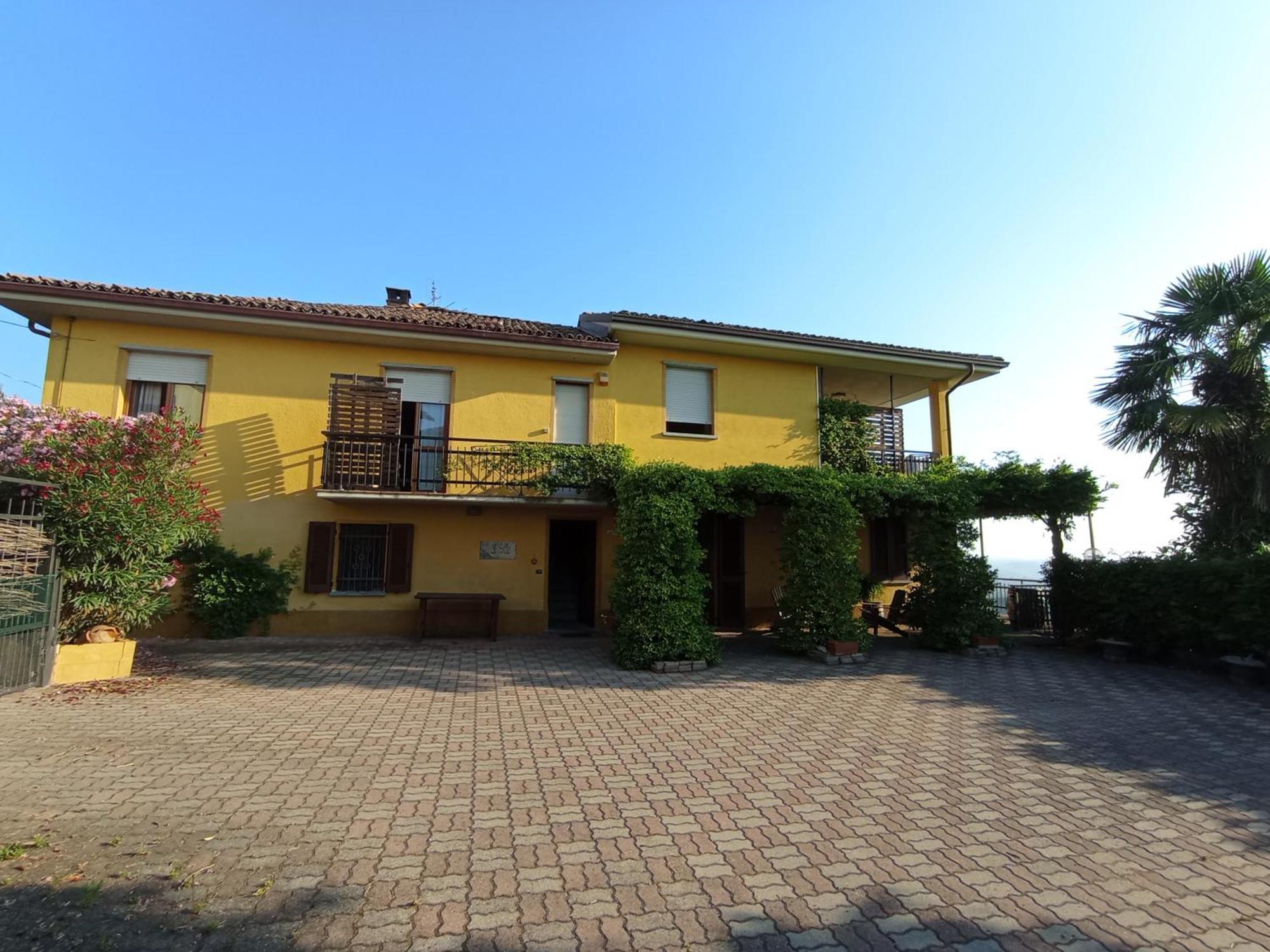 Casa Vacanza Il Colle Del Vento Calosso Esterno foto