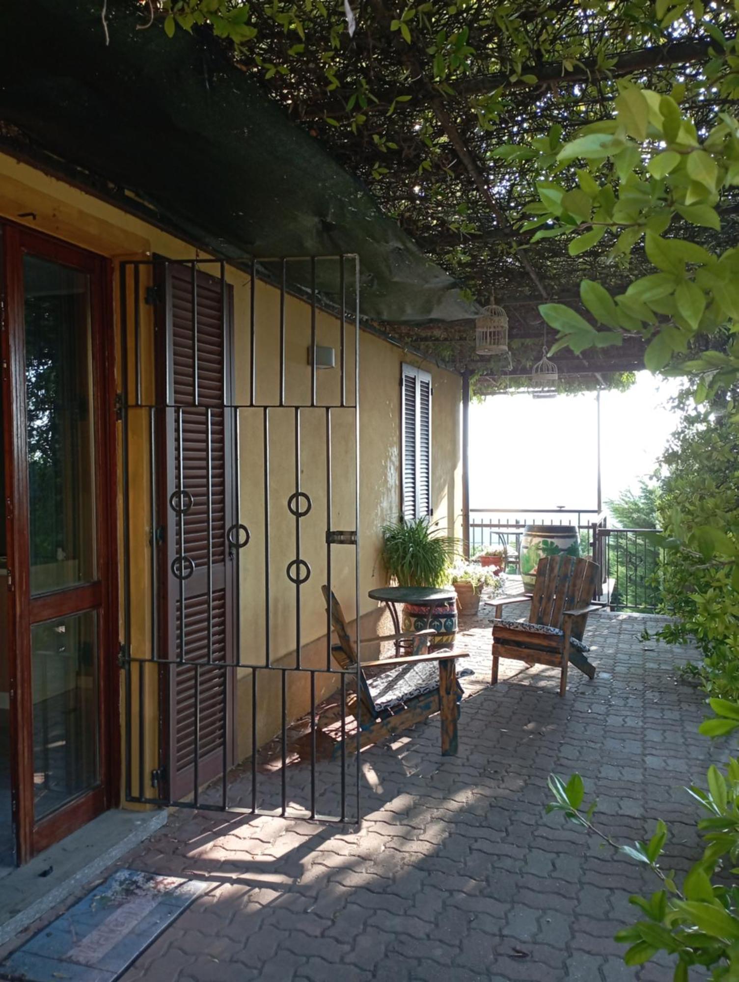 Casa Vacanza Il Colle Del Vento Calosso Esterno foto